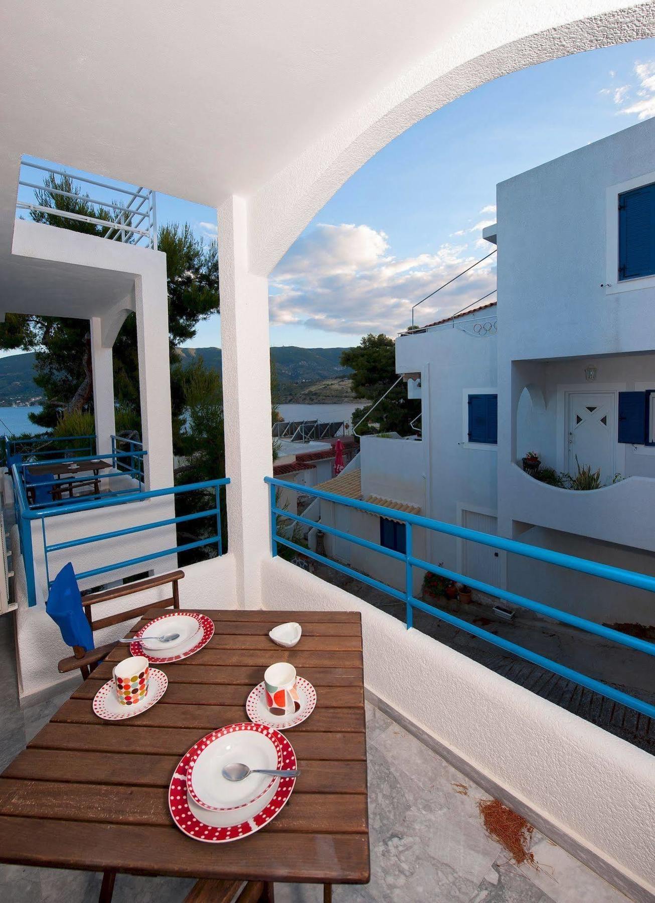 Christine Studios Poros Town Exterior photo